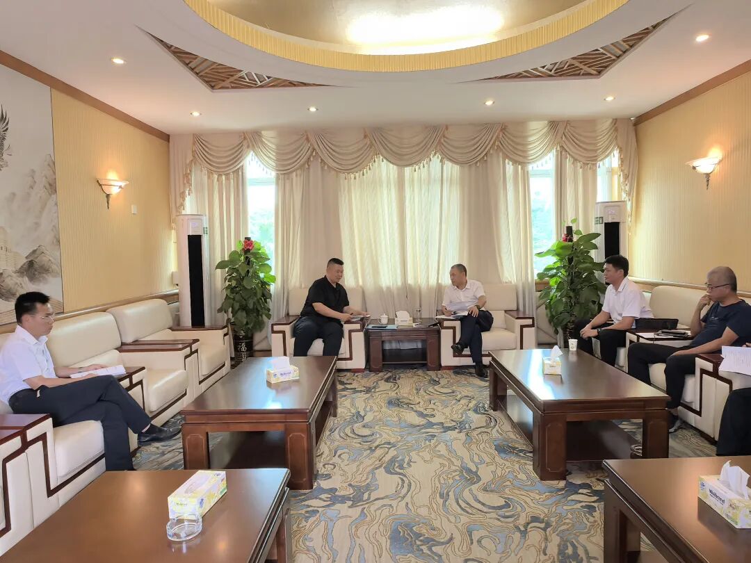 Lingao celebró un simposio sobre el Gobierno y las empresas "wenlan night tea" para resolver con precisión los problemas de desarrollo empresarial.